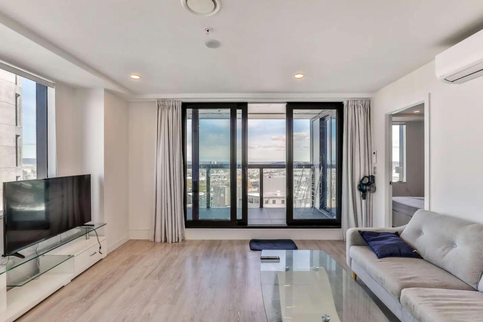 Spacious Skytower View And Seaview 2 Bdr 2 Bth * Auckland